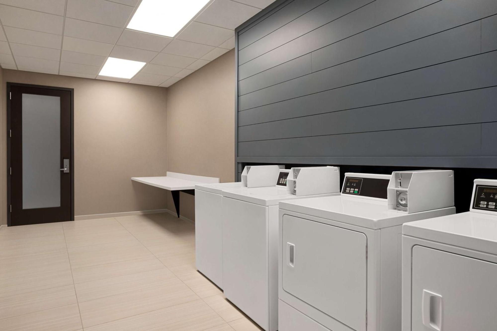 Homewood Suites By Hilton Indianapolis Downtown Iupui Экстерьер фото